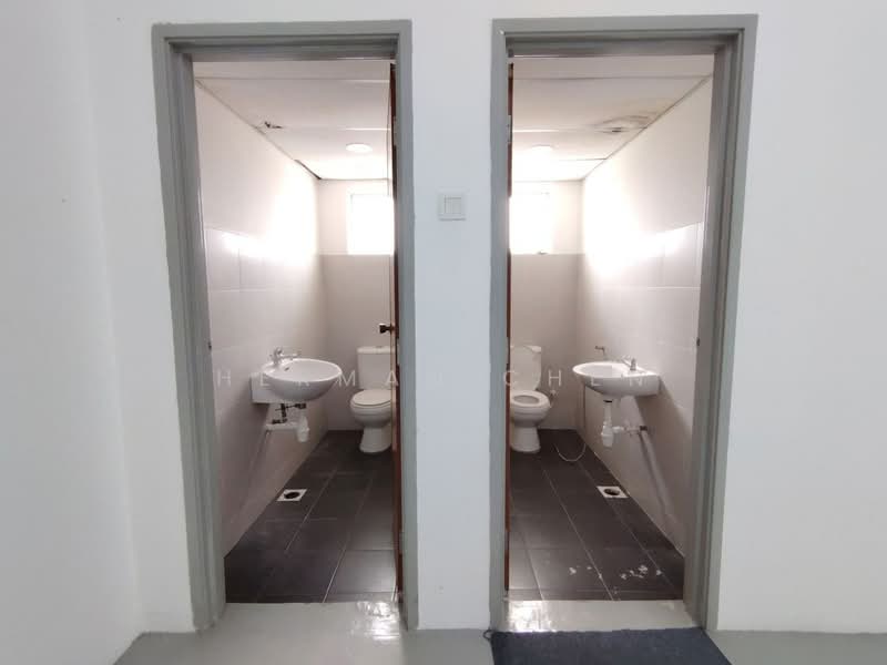 Kedai untuk Disewa di Taman Mount Austin (Tebrau) - Herman Chen - Bathroom - PropertyGuru.com.my