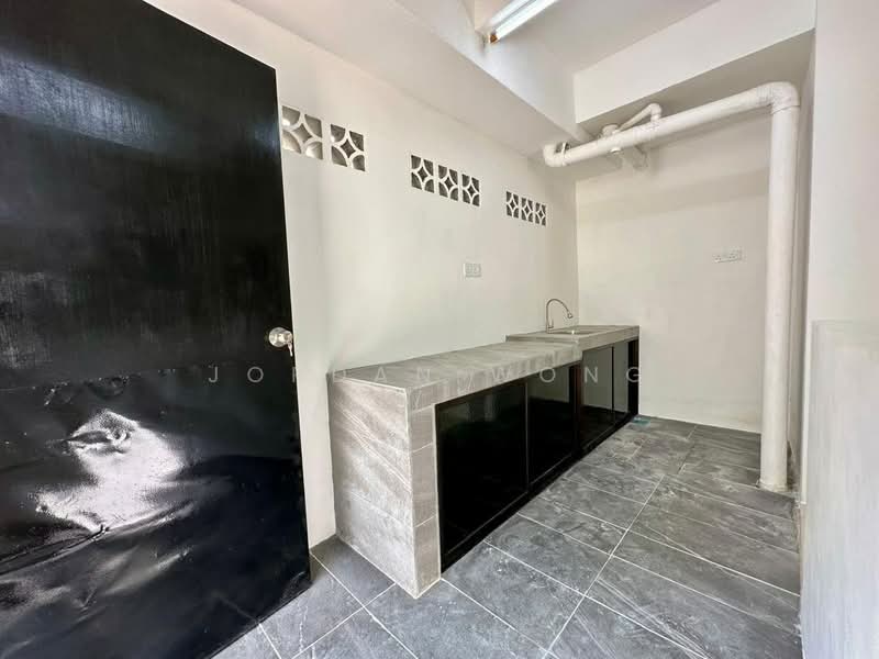 3-storey Terraced House for Sale in Taman Megah Ria (Masai) - Jordan Wong - Kitchen - PropertyGuru.com.my