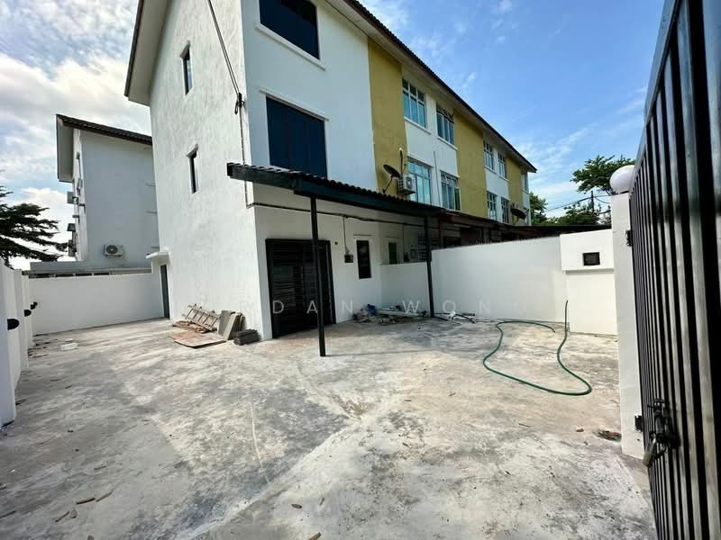 3-storey Terraced House for Sale in Taman Megah Ria (Masai) - Jordan Wong - PropertyGuru.com.my