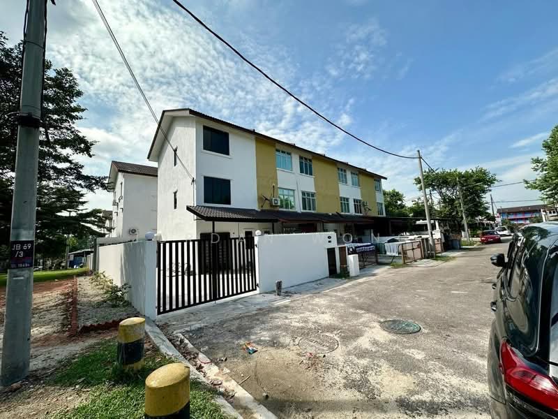 3-storey Terraced House for Sale in Taman Megah Ria (Masai) - Jordan Wong - PropertyGuru.com.my