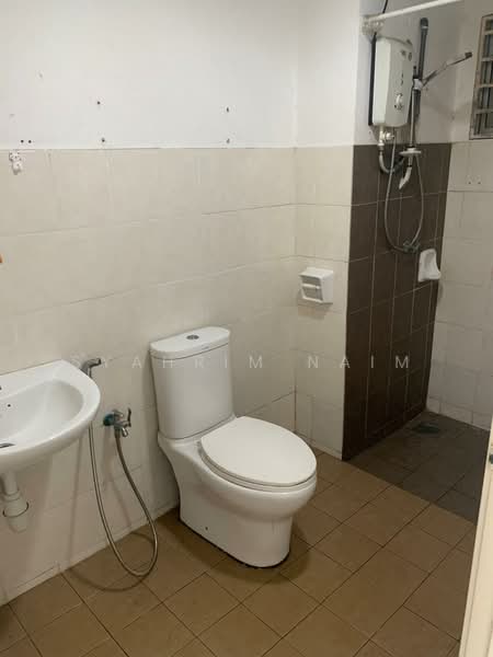 Kondominium untuk Dijual di Semarak @ Taman Raintree - Syahrim Naim - Bathroom - PropertyGuru.com.my