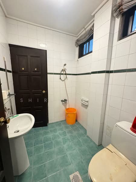 Rumah Berkembar untuk Dijual di Taman Pelangi (Johor Bahru) - Shirley Pang - Bathroom - PropertyGuru.com.my