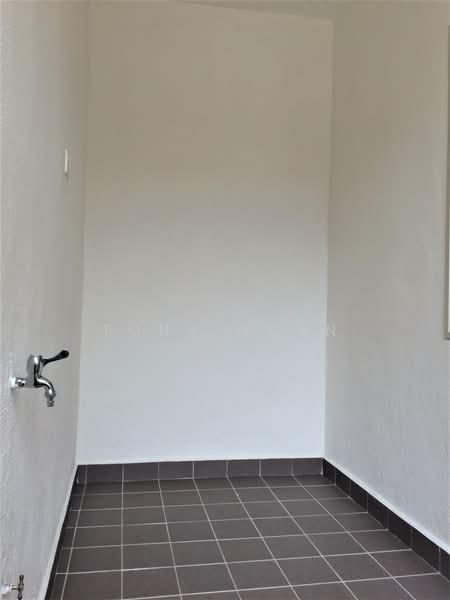 Apartment for Sale at Pangsapuri Akasia (Bandar Botanic) - Tony Ngan - Interior - PropertyGuru.com.my