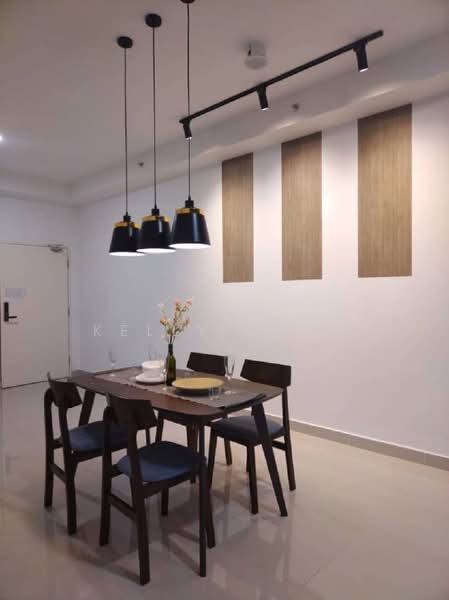 Service Residence for Sale at Meridin Executive Suites @ The Meridin - Kelly Chen - Dining Room - PropertyGuru.com.my