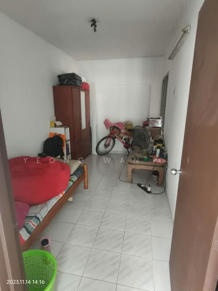 Pangsapuri untuk Dijual di Pangsapuri Suria Subang - Yeong Wan Chi - Bedroom - PropertyGuru.com.my