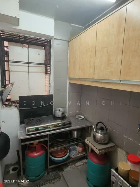 Pangsapuri untuk Dijual di Pangsapuri Suria Subang - Yeong Wan Chi - PropertyGuru.com.my