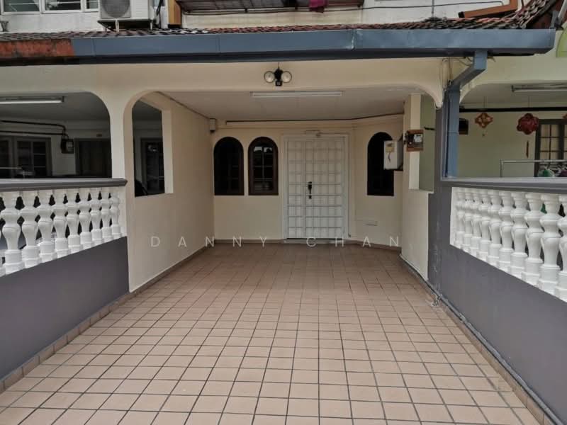 Townhouse for Sale in Taman Megah Emas (Petaling Jaya) - Danny Chan - Exterior - PropertyGuru.com.my