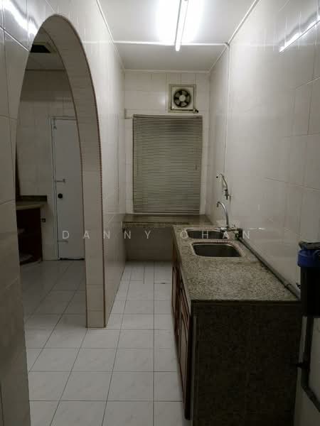 Townhouse for Sale in Taman Megah Emas (Petaling Jaya) - Danny Chan - Kitchen - PropertyGuru.com.my
