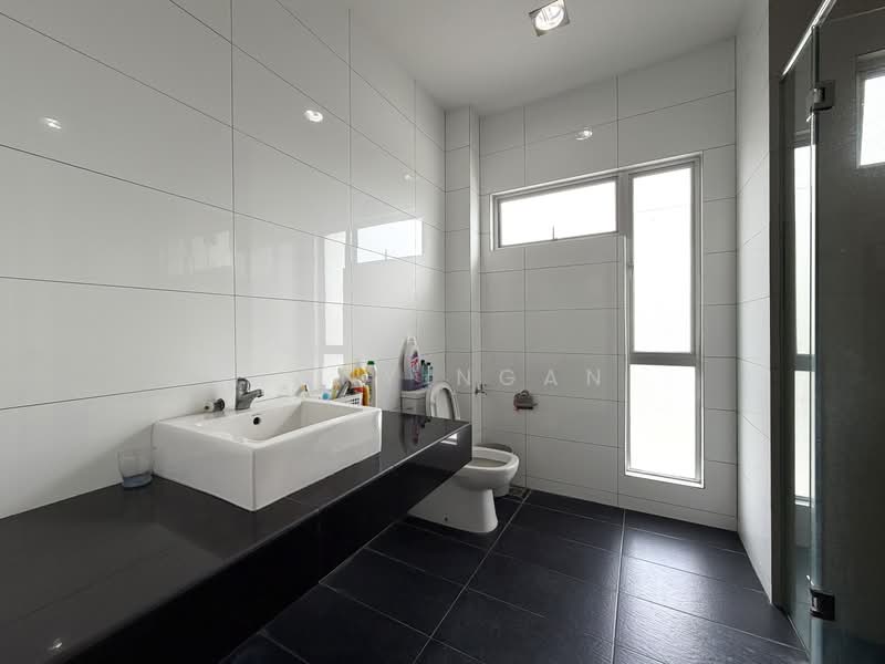 Rumah Berkembar untuk Dijual di Bandar Botanic (Klang) - Tony Ngan - Bathroom - PropertyGuru.com.my