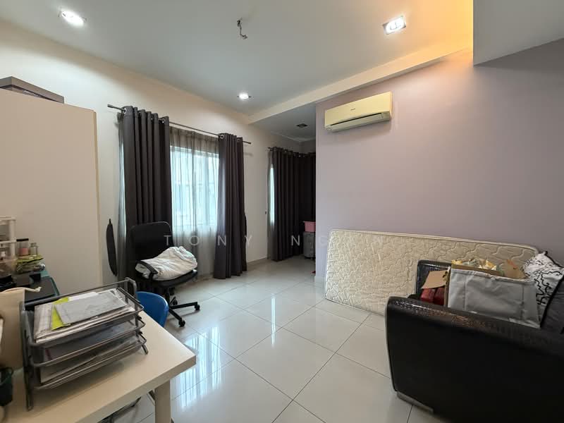 Rumah Berkembar untuk Dijual di Bandar Botanic (Klang) - Tony Ngan - Living Room - PropertyGuru.com.my