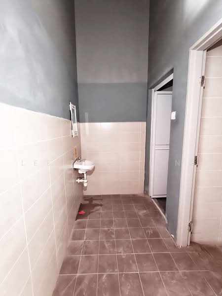 Shop for Rent in Puncak Alam (Selangor) - Lee Sing Siong - Bathroom - PropertyGuru.com.my