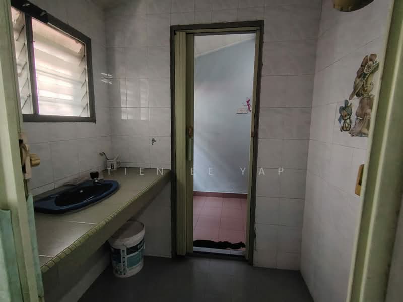 Rumah Teres 2-Tingkat untuk Dijual di Bandar Menjalara (Kuala Lumpur) - Tien Ee Yap - Bathroom - PropertyGuru.com.my