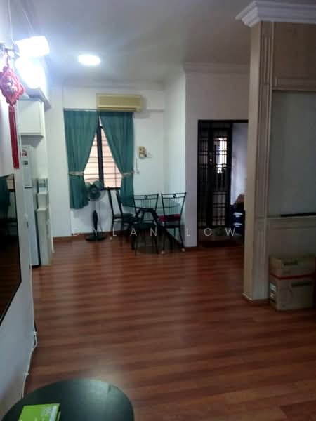 Kondominium untuk Disewa di Sunny Ville Condominium - Dylan Low - Living Room - PropertyGuru.com.my