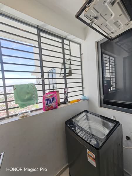 Servis Apartment untuk Dijual di United Point (Residensi Berpadu) - Jessica Lim - Balcony - PropertyGuru.com.my