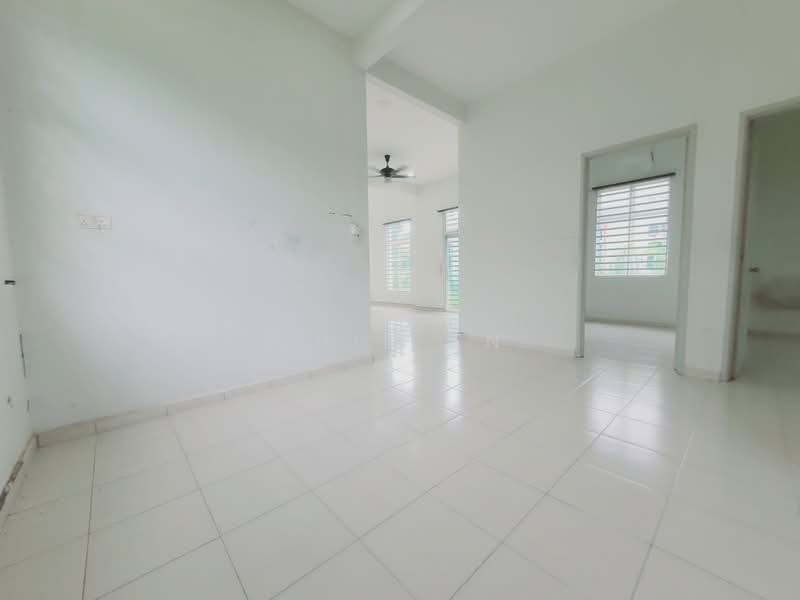 Rumah Banglo untuk Dijual di Taman Belimbing Setia (Durian Tunggal) - CHIN FN - Living Room - PropertyGuru.com.my