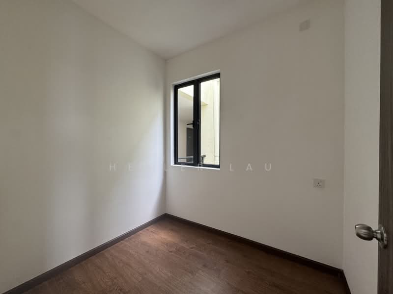 Kediaman Servis untuk Dijual di Country Garden Central Park - Healer Lau - PropertyGuru.com.my
