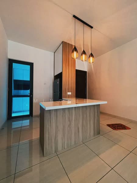 Condominium for Sale at Queens Residences Q1 @ Queens Waterfront - Minggie . - Kitchen - PropertyGuru.com.my