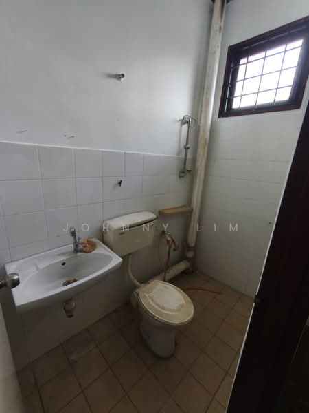 Rumah Teres 2-Tingkat untuk Dijual di Saujana Puchong (Puchong) - Johnny Lim - Bathroom - PropertyGuru.com.my