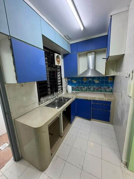 Pangsapuri untuk Dijual di Villa Krystal Apartment - Shanice Tan - Kitchen - PropertyGuru.com.my