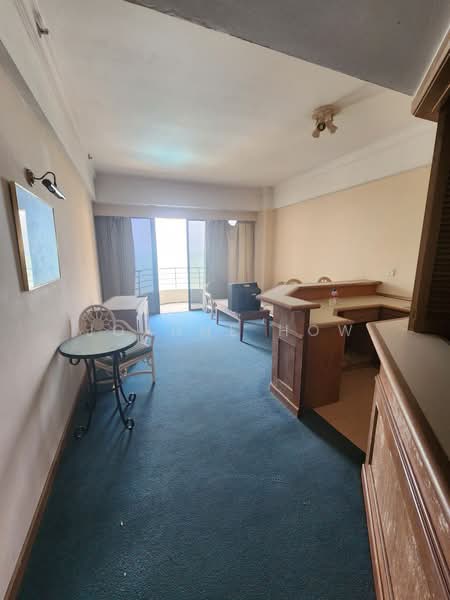 Kondominium untuk Dijual di Riviera Bay Resort Condominiums - Joanne How - Living Room - PropertyGuru.com.my