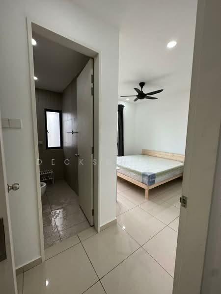 Service Residence for Sale at Kenwingston Avenue - Deckson Tan - Bedroom - PropertyGuru.com.my