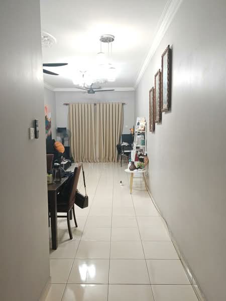 Pangsapuri untuk Dijual di Sri Ixora Apartment - Jane Ker - Living Room - PropertyGuru.com.my