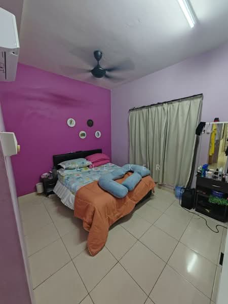 Pangsapuri untuk Dijual di Sri Ixora Apartment - Jane Ker - Bedroom - PropertyGuru.com.my