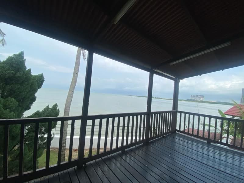 Rumah Berkembar untuk Dijual di Ujong Pasir (Melaka City) - Woon . - Balcony - PropertyGuru.com.my