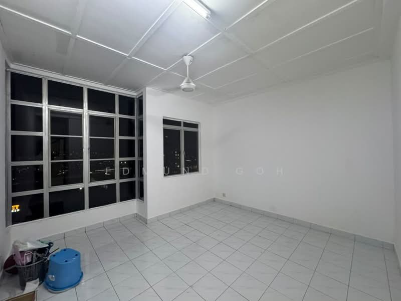 Condominium for Sale at South City (Perdana Selatan) Block C - Edmund Goh - Living Room - PropertyGuru.com.my