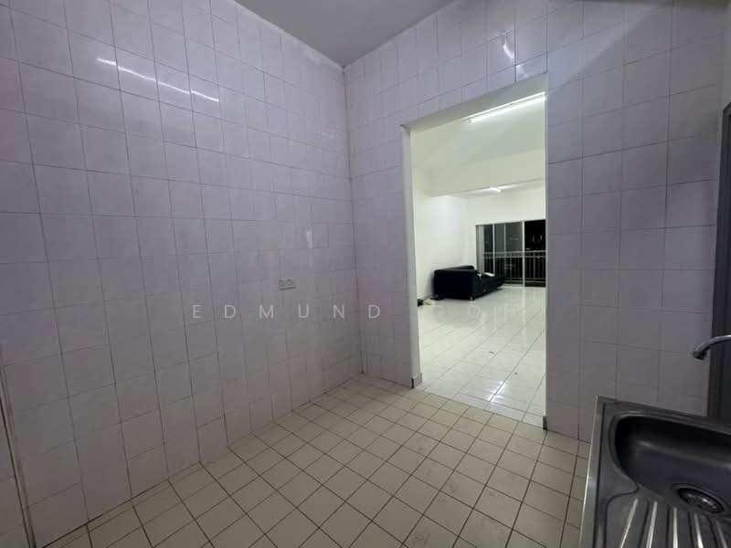 Condominium for Sale at South City (Perdana Selatan) Block C - Edmund Goh - Living Room - PropertyGuru.com.my