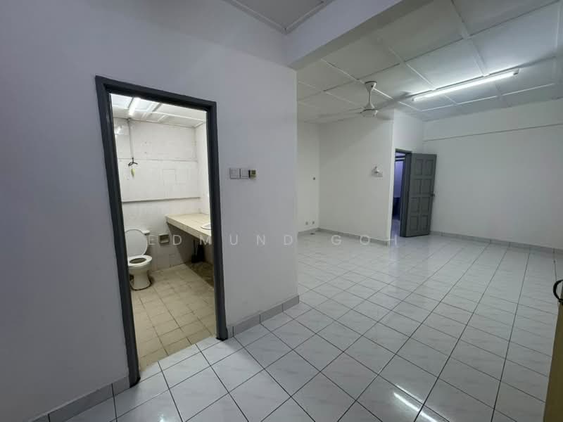 Condominium for Sale at South City (Perdana Selatan) Block C - Edmund Goh - Bathroom - PropertyGuru.com.my