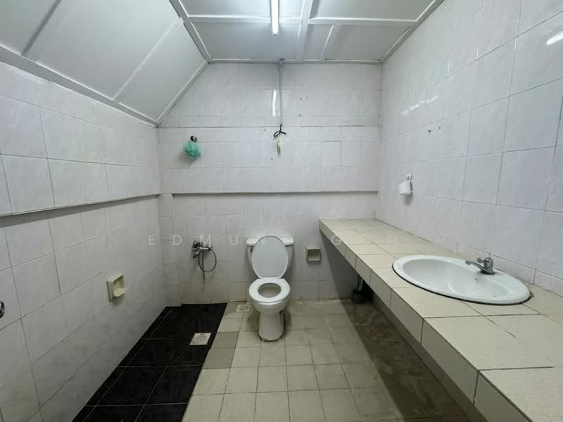 Condominium for Sale at South City (Perdana Selatan) Block C - Edmund Goh - Bathroom - PropertyGuru.com.my