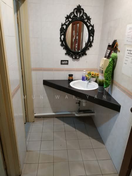 Shop for Rent in Petaling Jaya (Selangor) - Mun Wai Yan - Bathroom - PropertyGuru.com.my