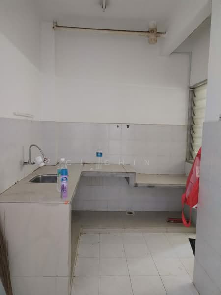 Pangsapuri untuk Disewa di Pangsapuri Putra Indah - CL Chin - Kitchen - PropertyGuru.com.my