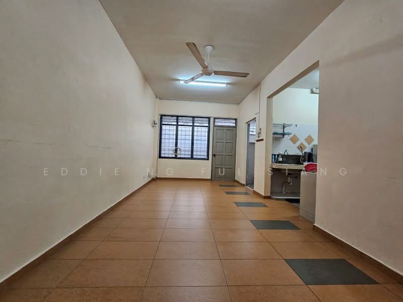 Apartment for Rent at Taman Lagenda Mas - Eddie Ng Fui Siang - Living Room - PropertyGuru.com.my