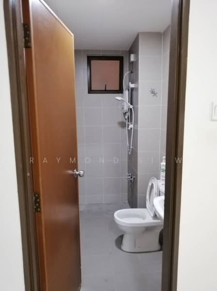Service Residence for Sale at Suria Putra - Raymond Siew - Bathroom - PropertyGuru.com.my