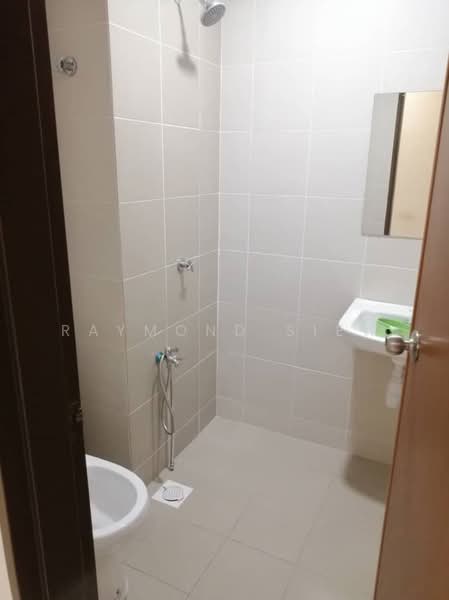 Service Residence for Sale at Suria Putra - Raymond Siew - Bathroom - PropertyGuru.com.my