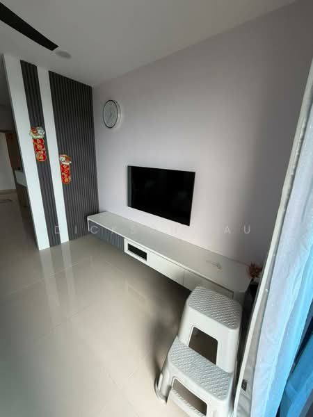 Servis Apartment untuk Disewa di Aradia Residence @ Lake City KL North - Dickson Lau - Living Room - PropertyGuru.com.my