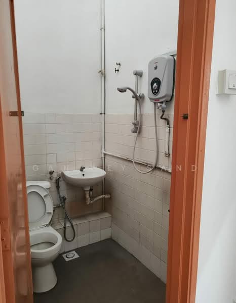 Rumah Teres 2 Tingkat untuk Dijual di SS2 (Petaling Jaya) - GAN WEY SAND - Bathroom - PropertyGuru.com.my