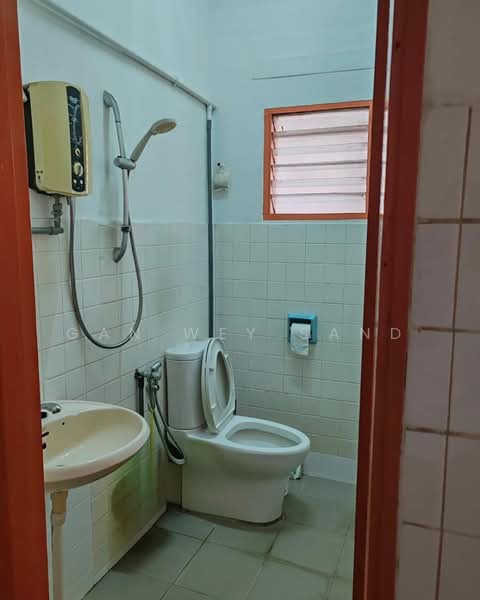 Rumah Teres 2 Tingkat untuk Dijual di SS2 (Petaling Jaya) - GAN WEY SAND - Bathroom - PropertyGuru.com.my