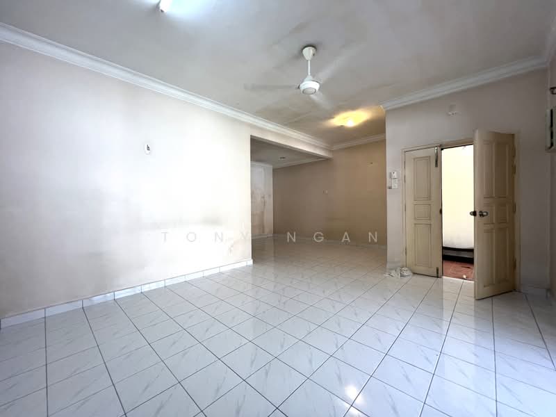 Terraced House for Sale in Bandar Botanic (Klang) - Tony Ngan - Living Room - PropertyGuru.com.my