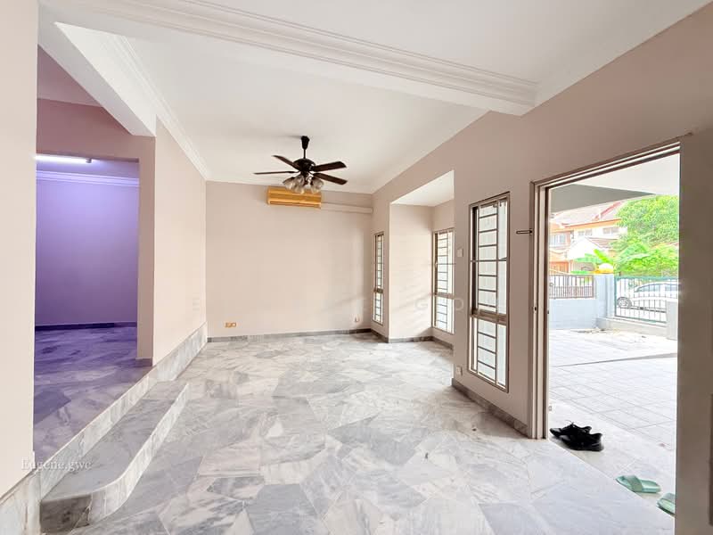 Rumah Teres 2 Tingkat untuk Dijual di Bandar Country Homes (Rawang) - Eugene Goh - Living Room - PropertyGuru.com.my