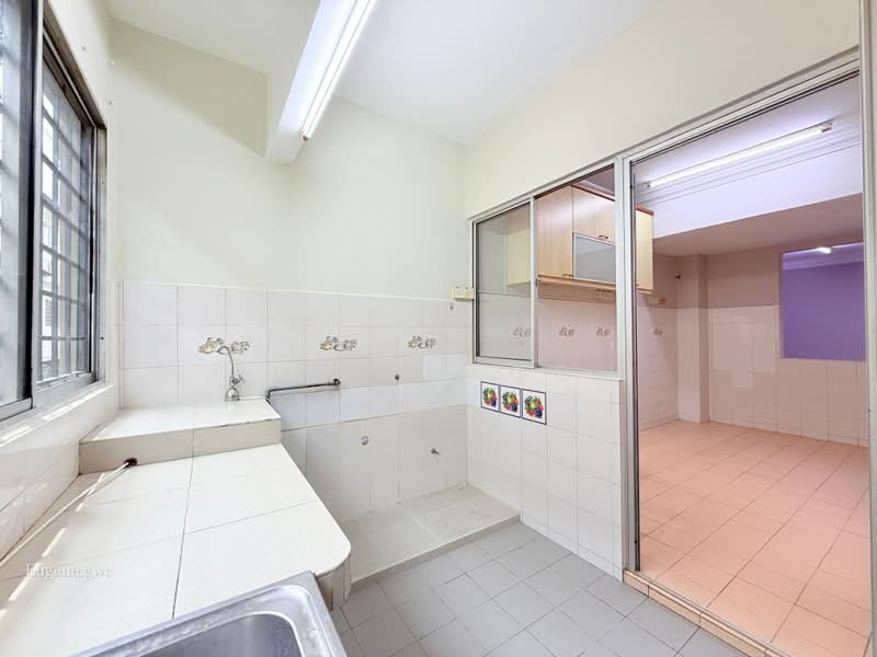 Rumah Teres 2 Tingkat untuk Dijual di Bandar Country Homes (Rawang) - Eugene Goh - Wet Kitchen- Fully Extended at Back - PropertyGuru.com.my