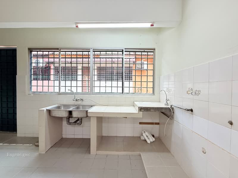 Rumah Teres 2 Tingkat untuk Dijual di Bandar Country Homes (Rawang) - Eugene Goh - Wet Kitchen- Fully Extended at Back - PropertyGuru.com.my
