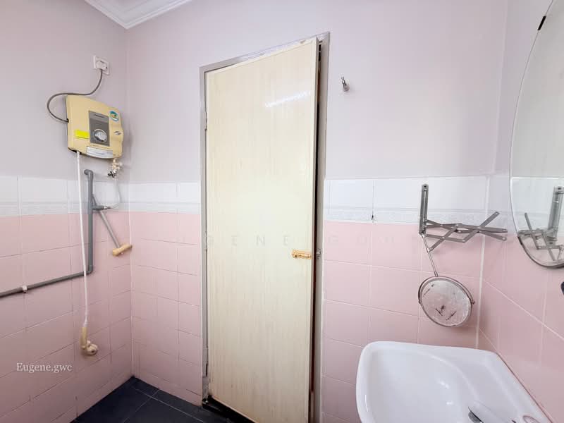 Rumah Teres 2 Tingkat untuk Dijual di Bandar Country Homes (Rawang) - Eugene Goh - Master Bathroom - PropertyGuru.com.my