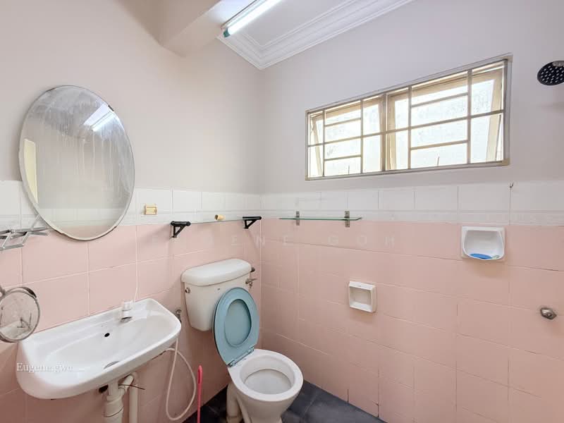 Rumah Teres 2 Tingkat untuk Dijual di Bandar Country Homes (Rawang) - Eugene Goh - Master Bathroom - PropertyGuru.com.my