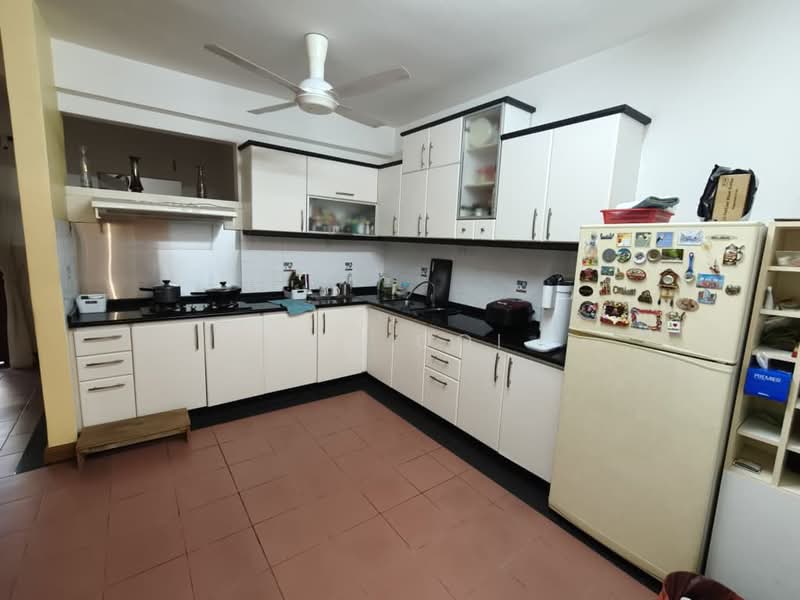 3-storey Terraced House for Sale in Sungai Ara (Penang) - Jun Ooi - Kitchen - PropertyGuru.com.my