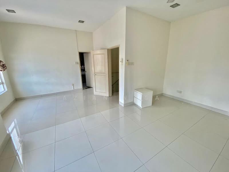 Rumah Teres 2 Tingkat untuk Dijual di D'Kayangan (Shah Alam) - Azian Nasa - PropertyGuru.com.my