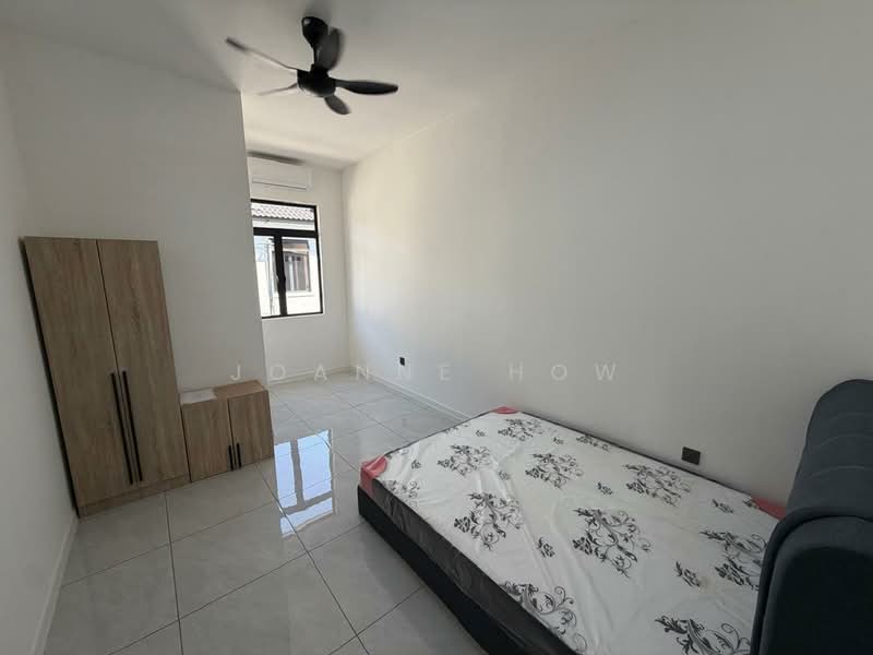 Rumah Teres 2 Tingkat untuk Disewa di Bukit Beruang (Bukit Baru) - Joanne How - Bedroom - PropertyGuru.com.my
