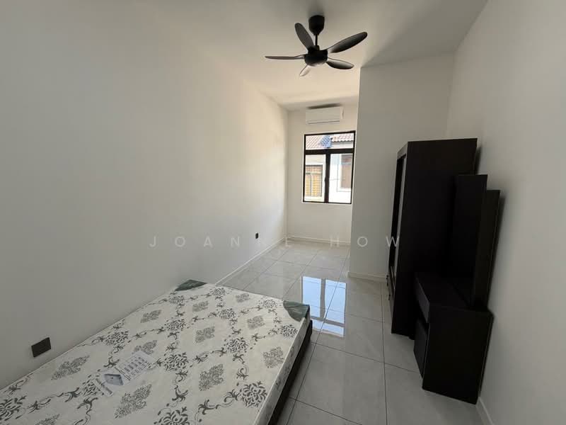 Rumah Teres 2 Tingkat untuk Disewa di Bukit Beruang (Bukit Baru) - Joanne How - Bedroom - PropertyGuru.com.my